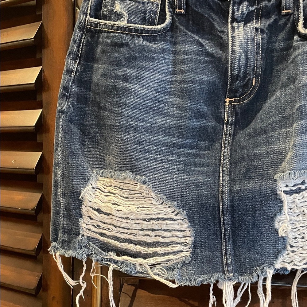 L’AGENCE Size 26 Distressed Denim Skirt - Picture 3 of 6